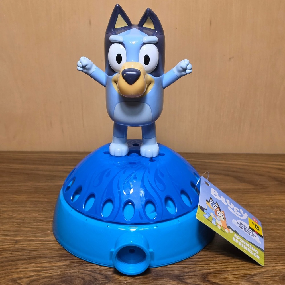 Bluey Spinning Sprinkler Little Kids 73104 Outdoor Water Toy 15 Ft Spray New*